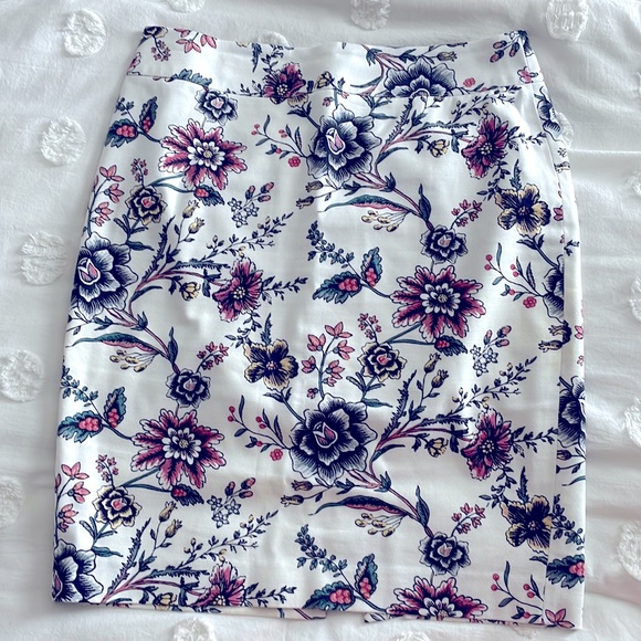 LOFT pencil skirt - Picture 1 of 4